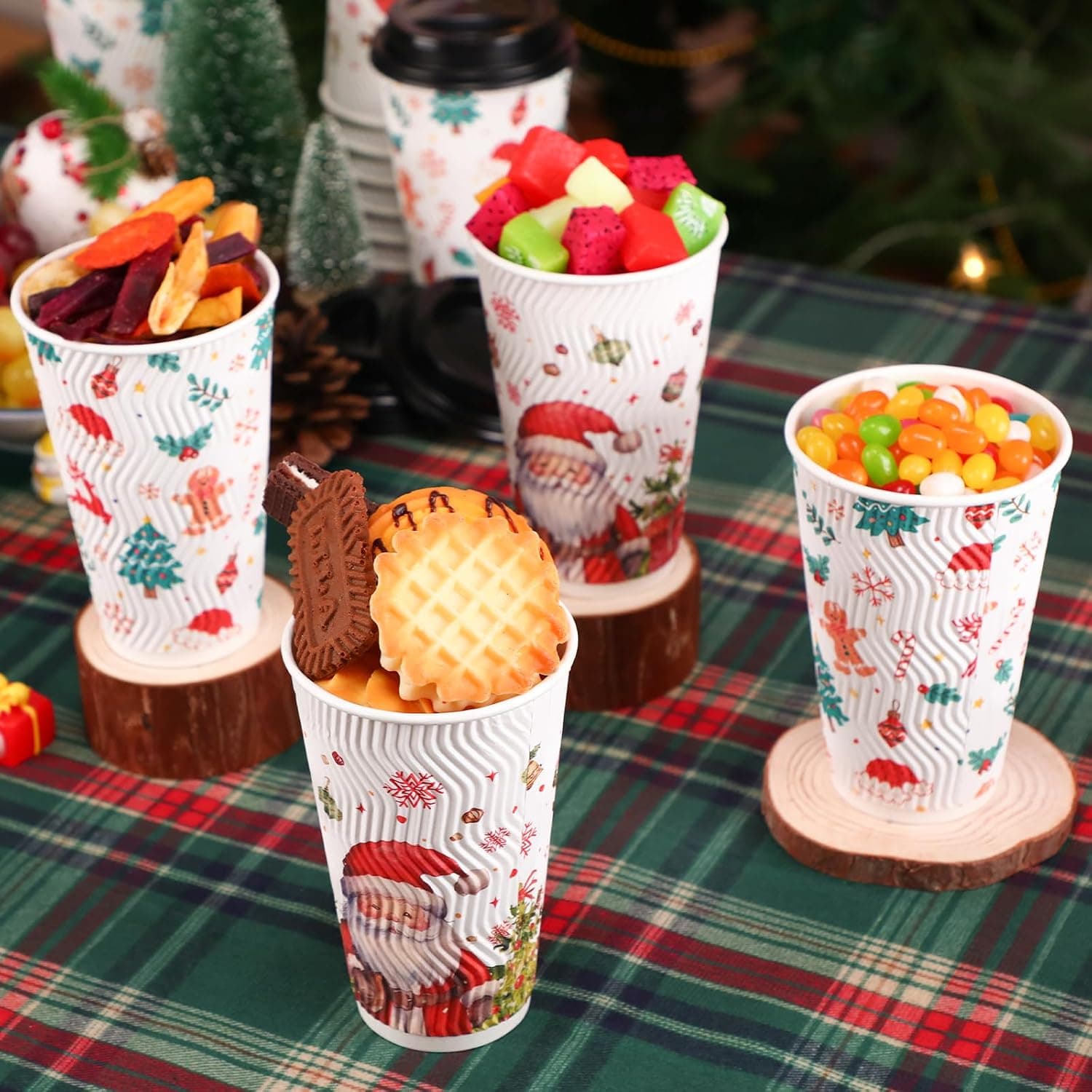 50 Pack Christmas Disposable Coffee Cups with Lids, 16 oz