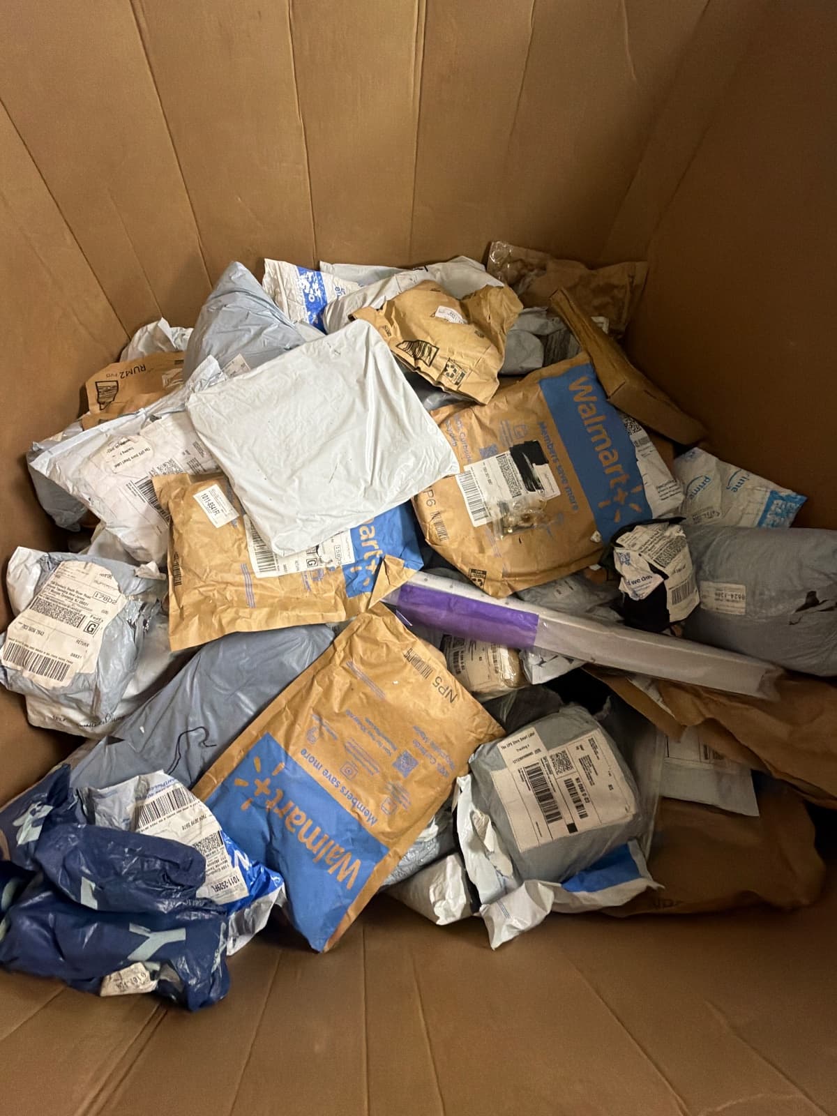 Mail Pallet, Roughly 250-300 Pieces — photo 2