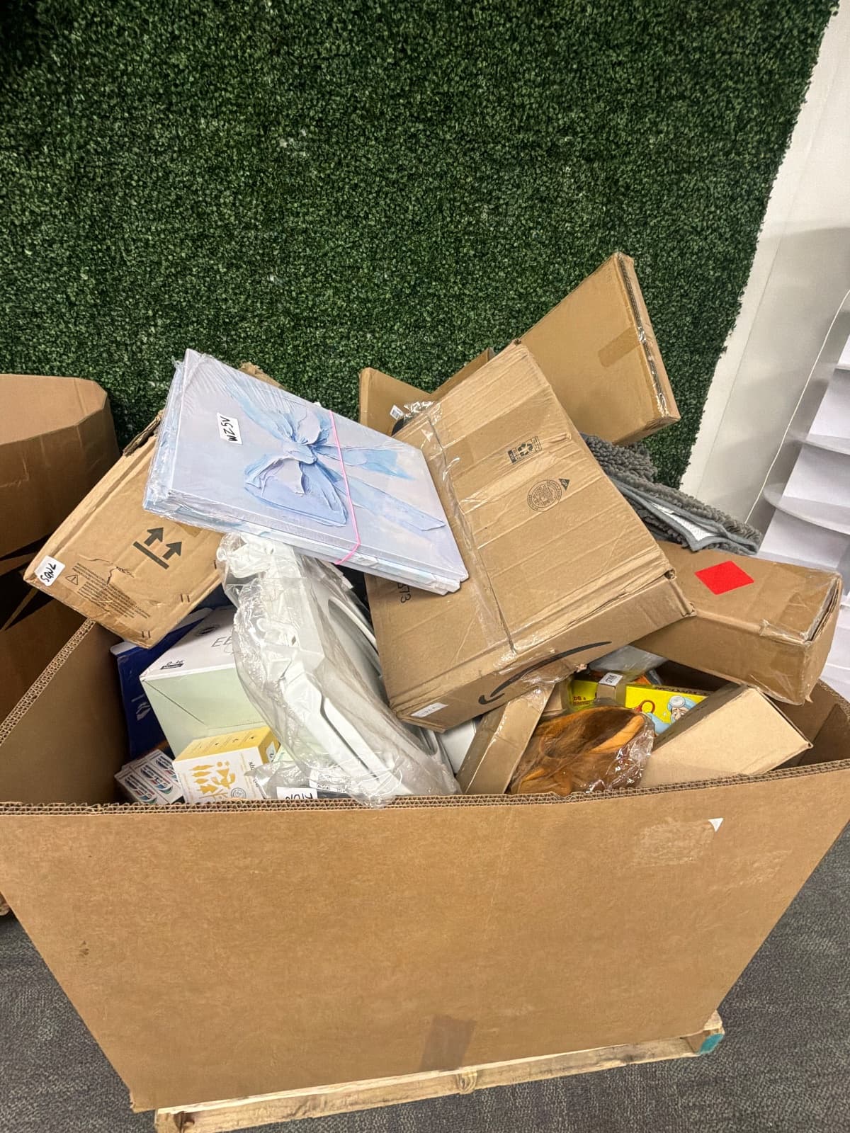 Auction Leftovers Pallet