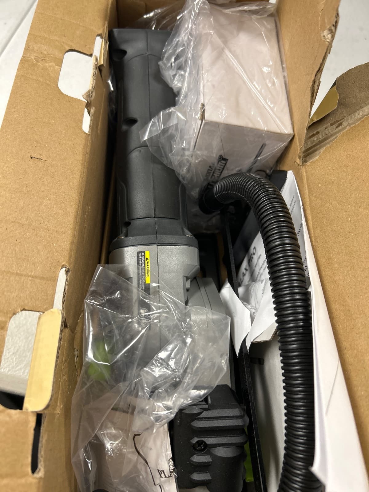 4-1/2 in Cordless Mini Circular Saw with 2.0Ah Battery — photo 4