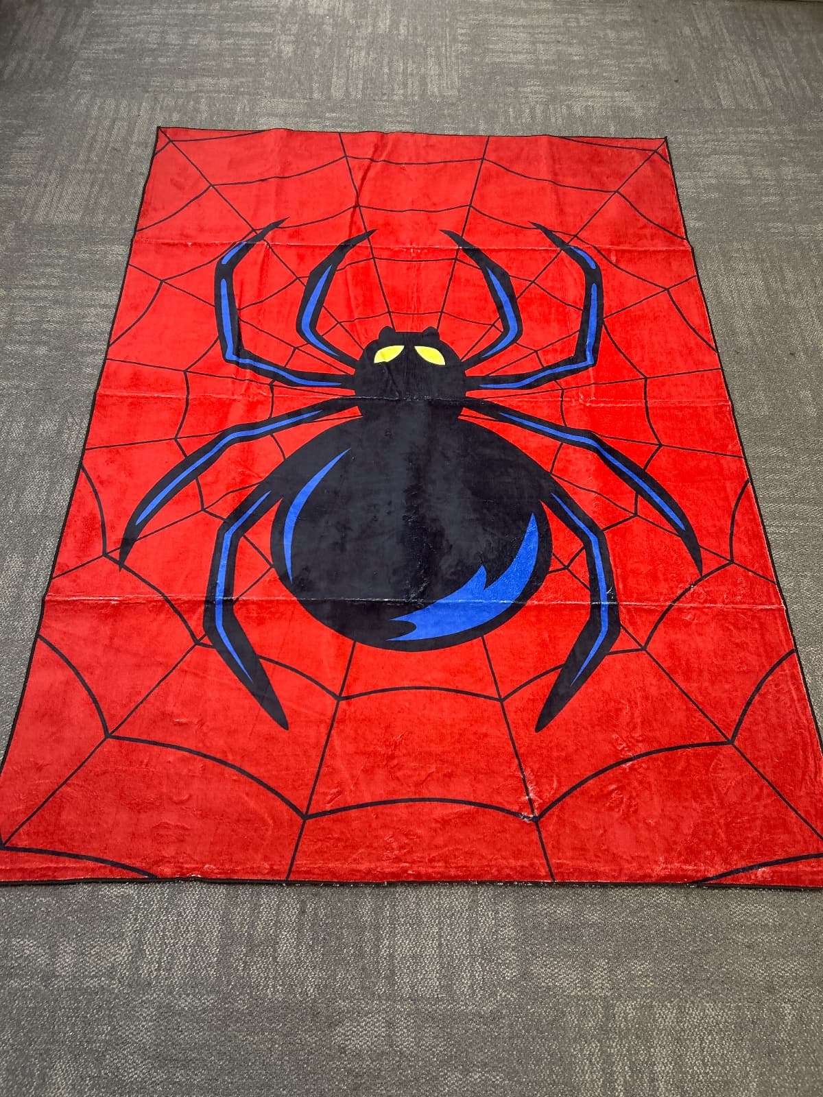 5’ x 7’ Spider Area Rug - Spider-Man/Halloween 
